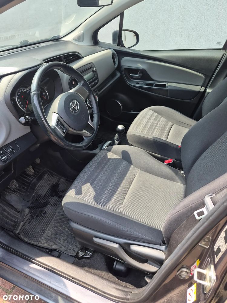 Toyota Yaris 1.0 Active EU6 - 11