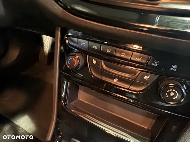 Opel Astra 1.2 T GS Line S&S - 9