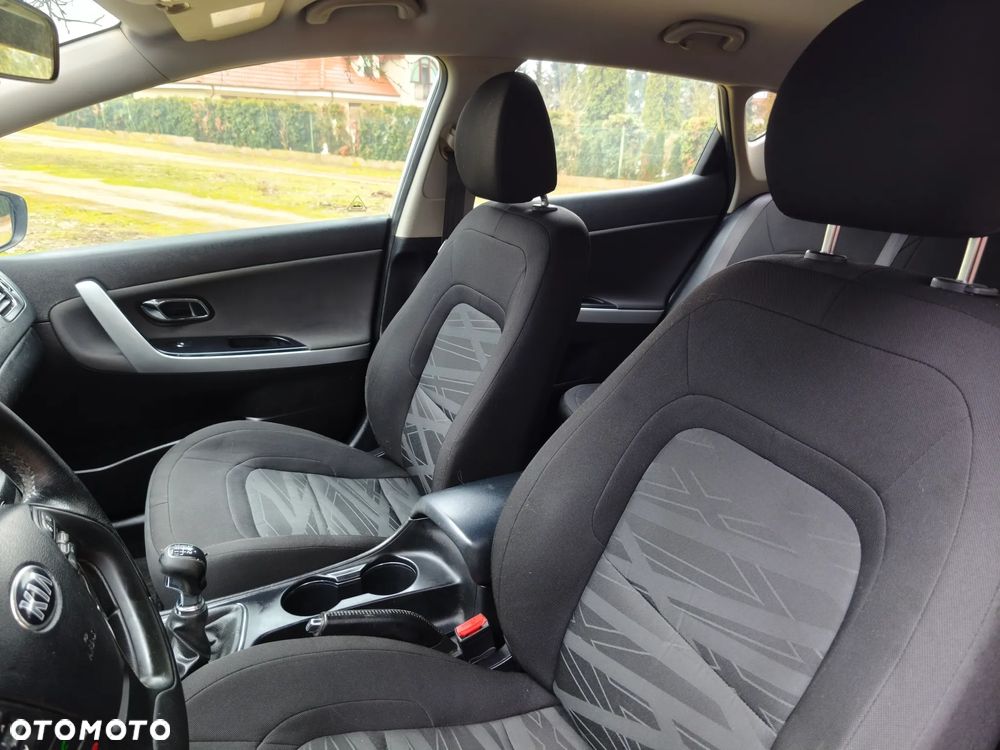 Kia Ceed 1.6 CRDi 136 ISG Dream-Team Edition - 12