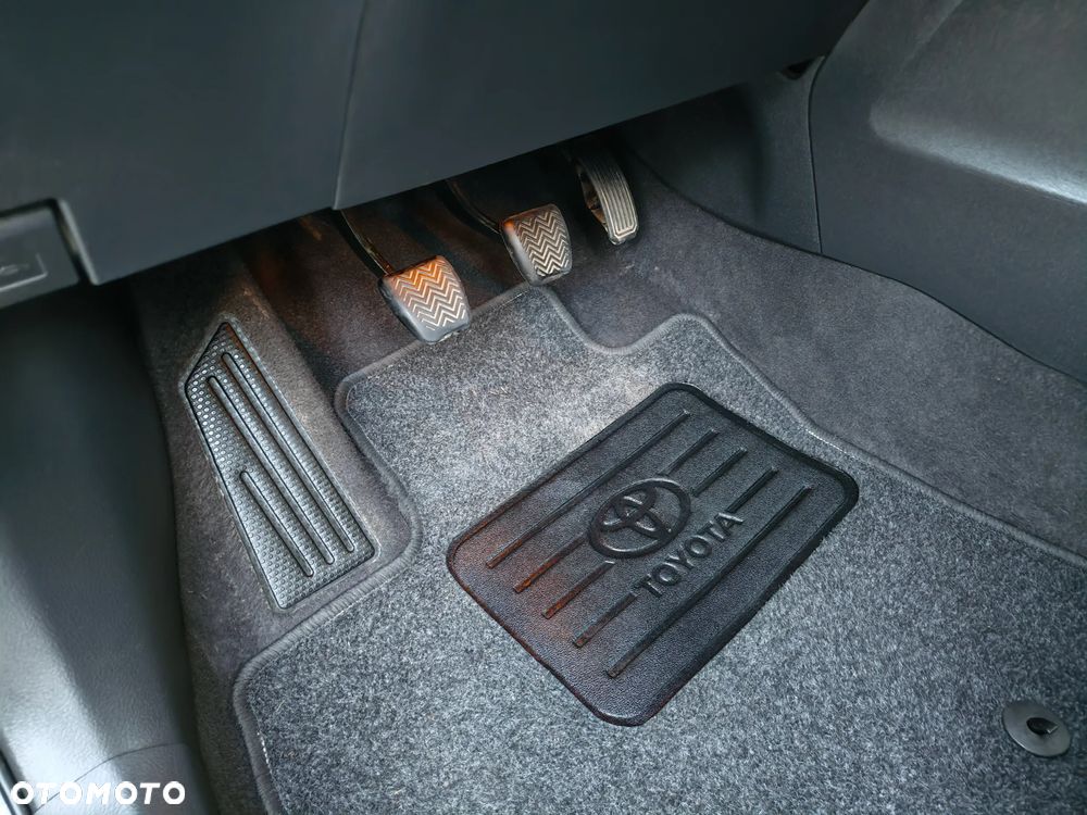Toyota Verso 1.8 Sol plus - 21