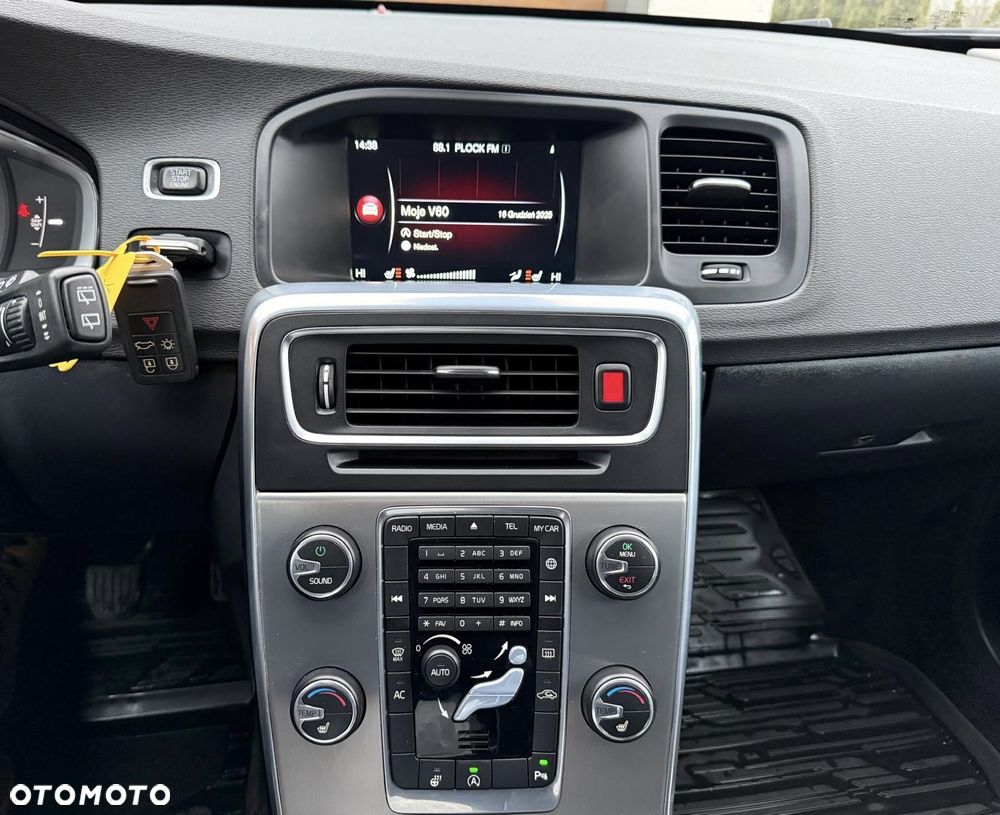 Volvo V60 D4 Momentum - 23