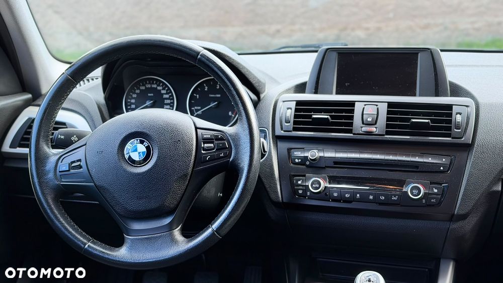 BMW Seria 1 118d DPF Edition Sport - 24