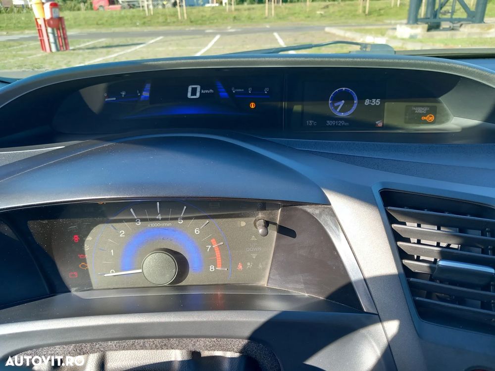 Honda Civic 1.8 MT ES - 18