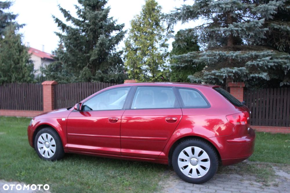Audi A3 Sportback 1.6 Ambiente - 12