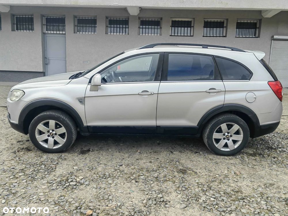Chevrolet Captiva 2.0 d LT medium 5os - 3