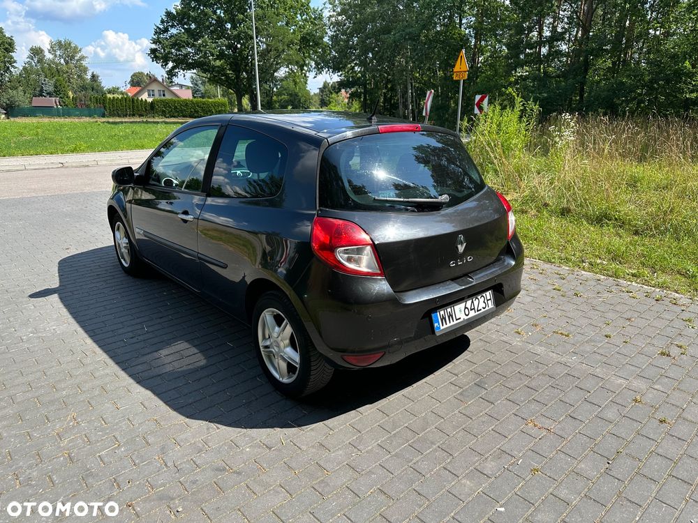 Renault Clio 1.2 16V 75 Yahoo - 6