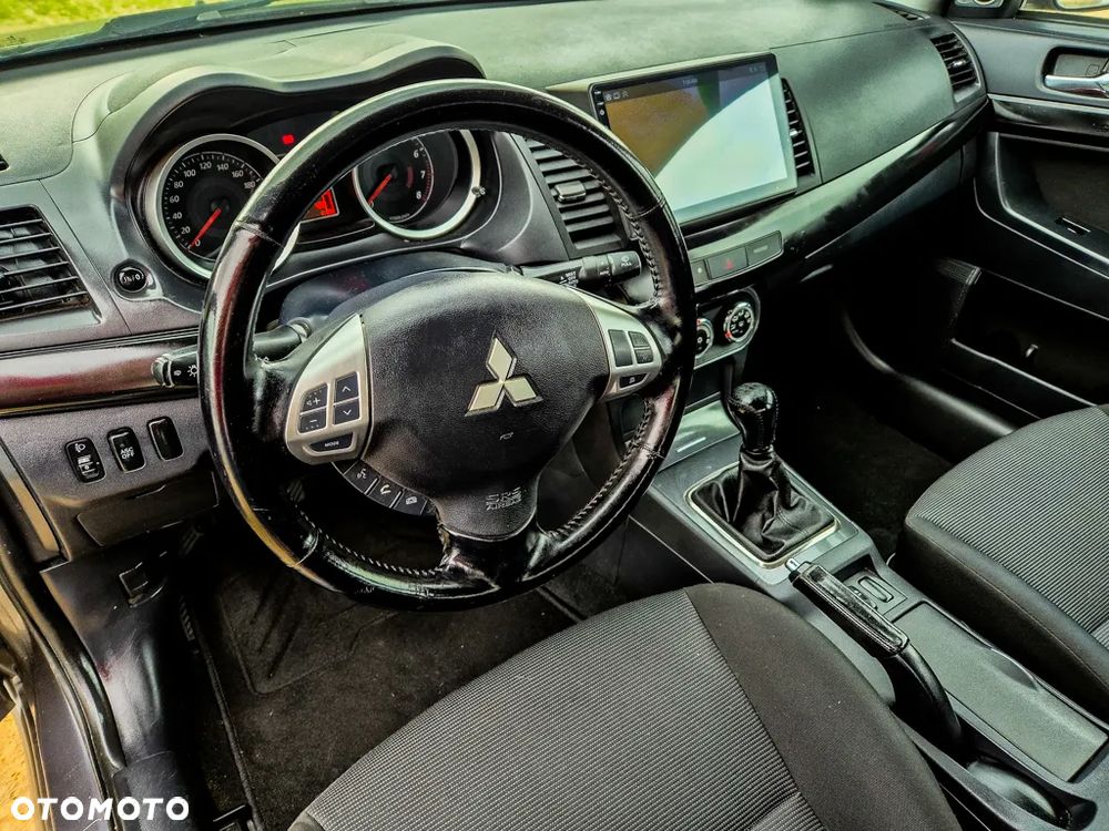 Mitsubishi Lancer 1.8 Intense - 11