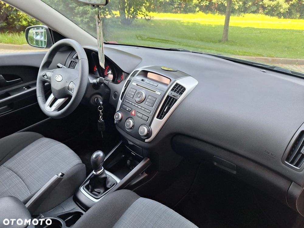 Kia Ceed 1.4 CVVT Spirit - 25