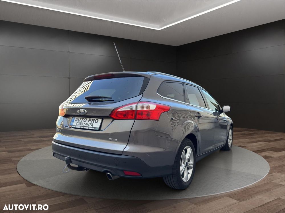 Ford Focus 1.6 EcoBoost Start-Stopp-System Champions Edition - 4