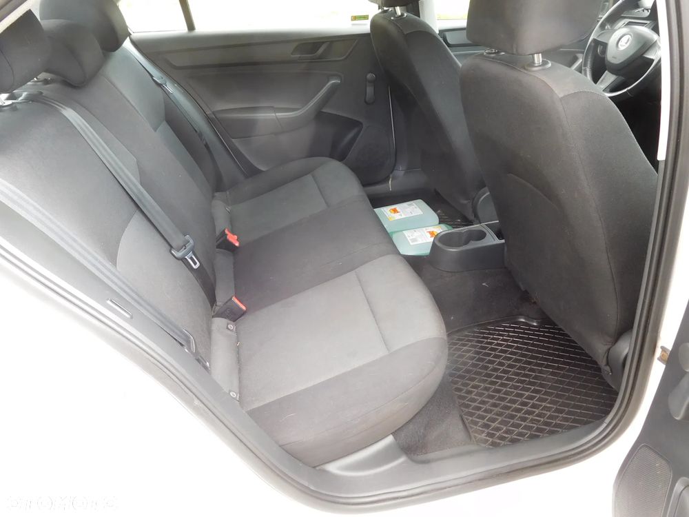 Skoda RAPID 1.2 Active Max - 8