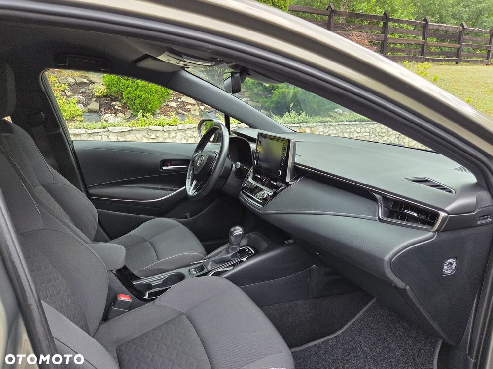 Toyota Corolla 1.8 Hybrid Selection - 17