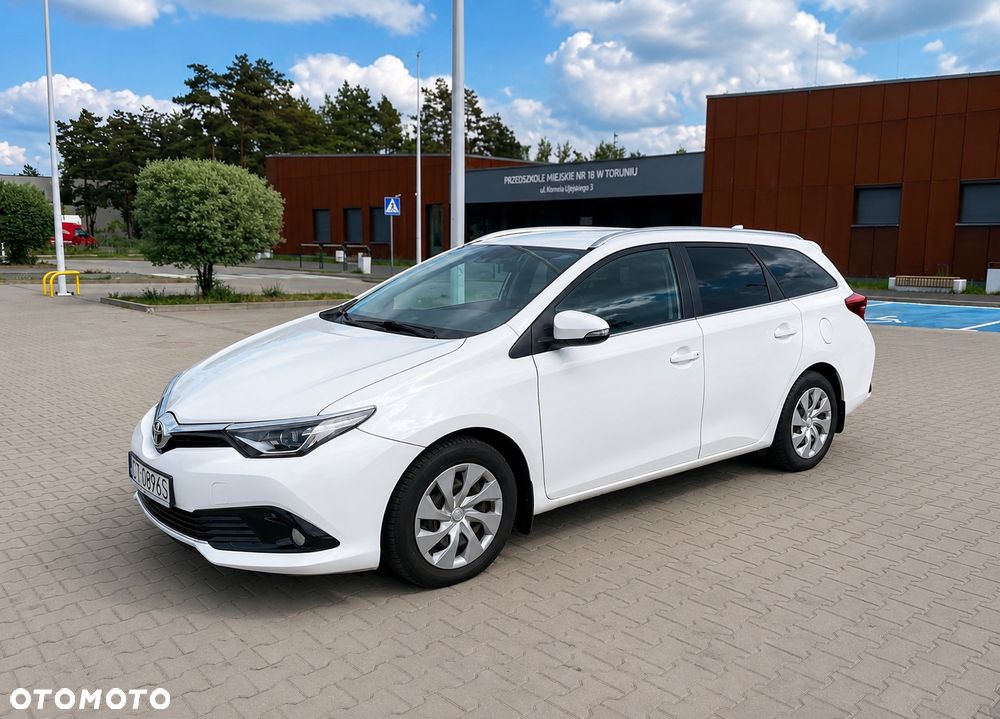 Toyota Auris 1.6 Premium - 2
