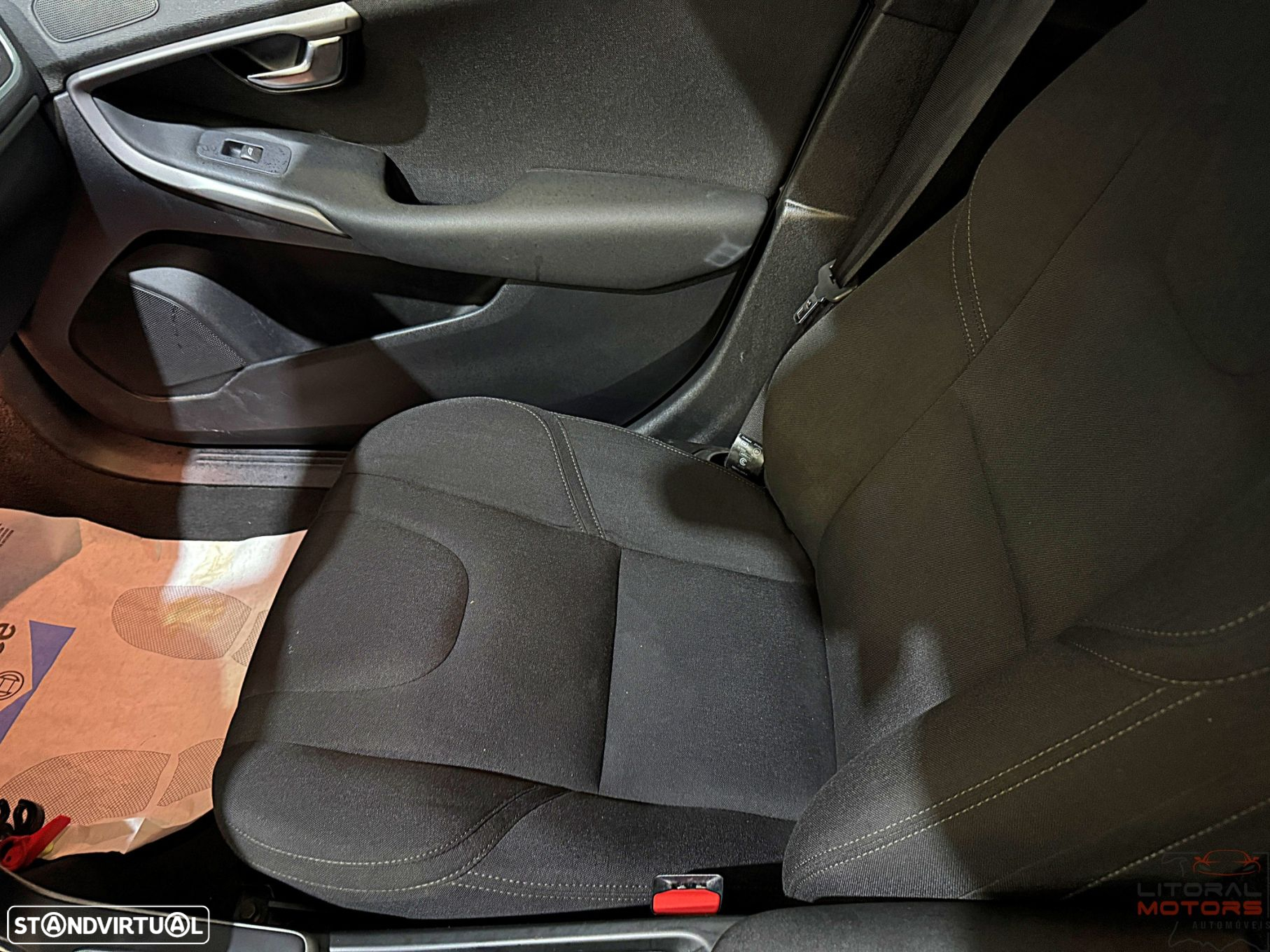 Volvo V40 1.6 D2 Momentum Powershift Eco - 18