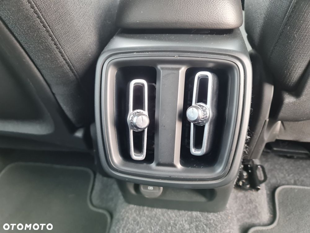 Volvo XC 40 D3 AWD Geartronic Momentum Pro - 15