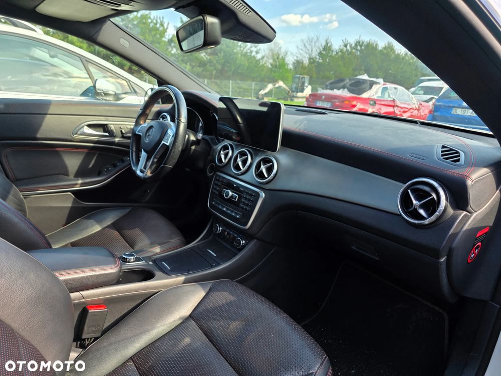 Mercedes-Benz CLA 250 7G-DCT AMG Line - 19