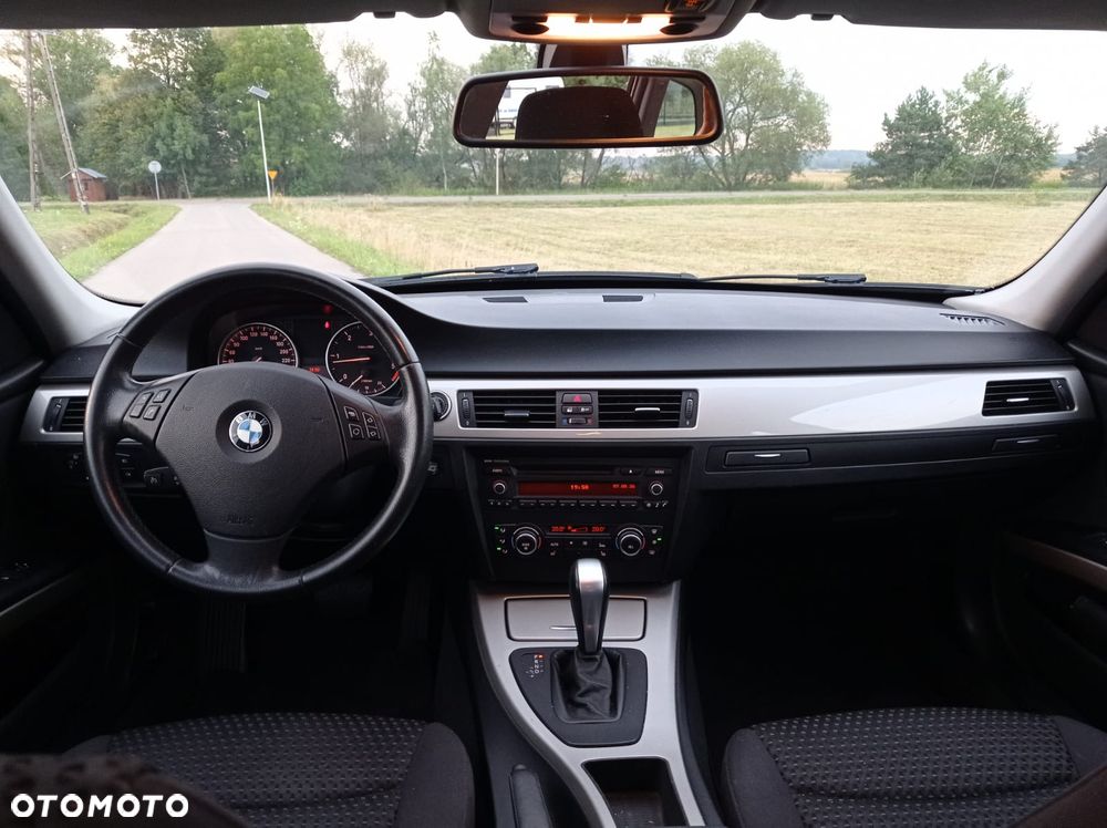 BMW Seria 3 318d - 9
