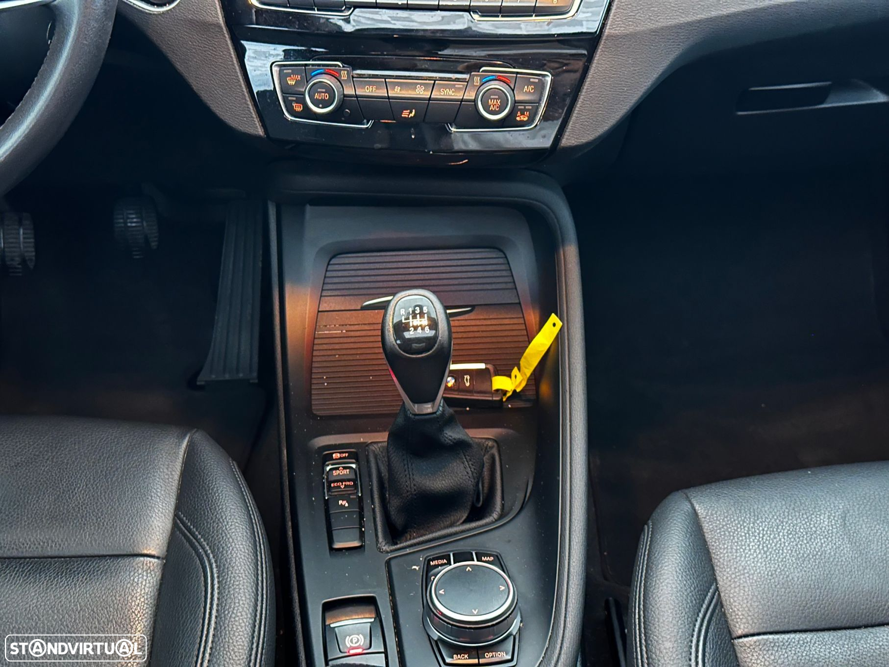 BMW X1 16 d sDrive Line xLine - 27