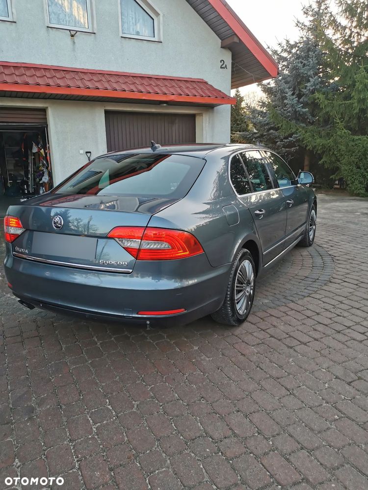 Skoda Superb 2.0 TDI Green tec 4x4 Ambition - 4