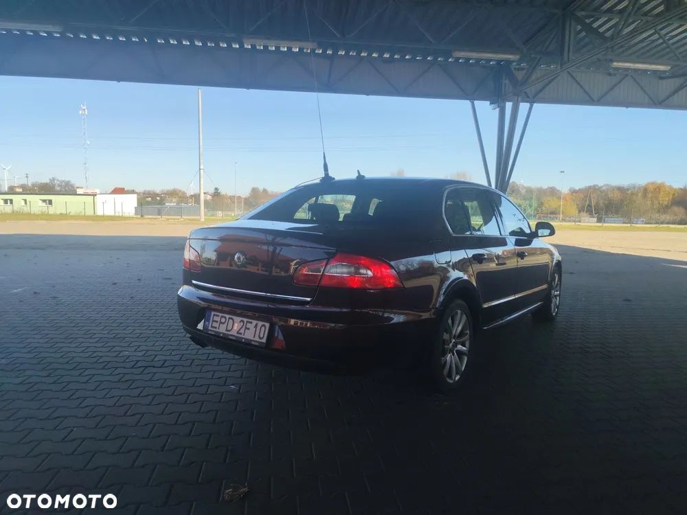 Skoda Superb 2.0 TDI Elegance - 2