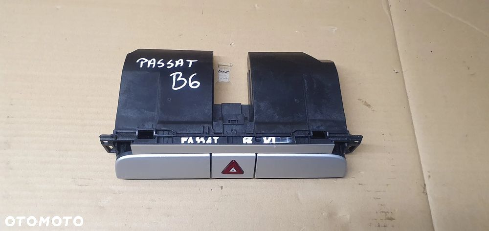 Schowek półka na karty wizytównik VW Passat B6 3C0858407 - 2