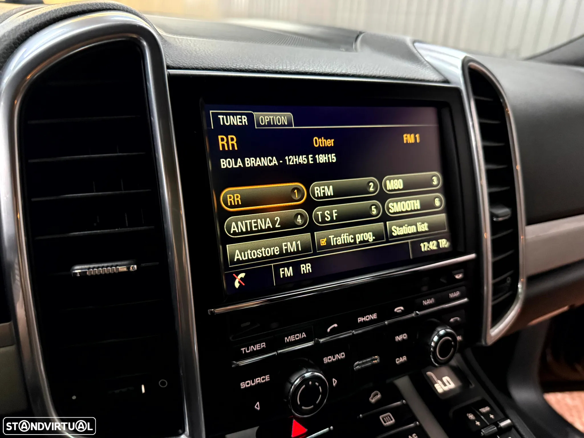 Porsche Cayenne - 40