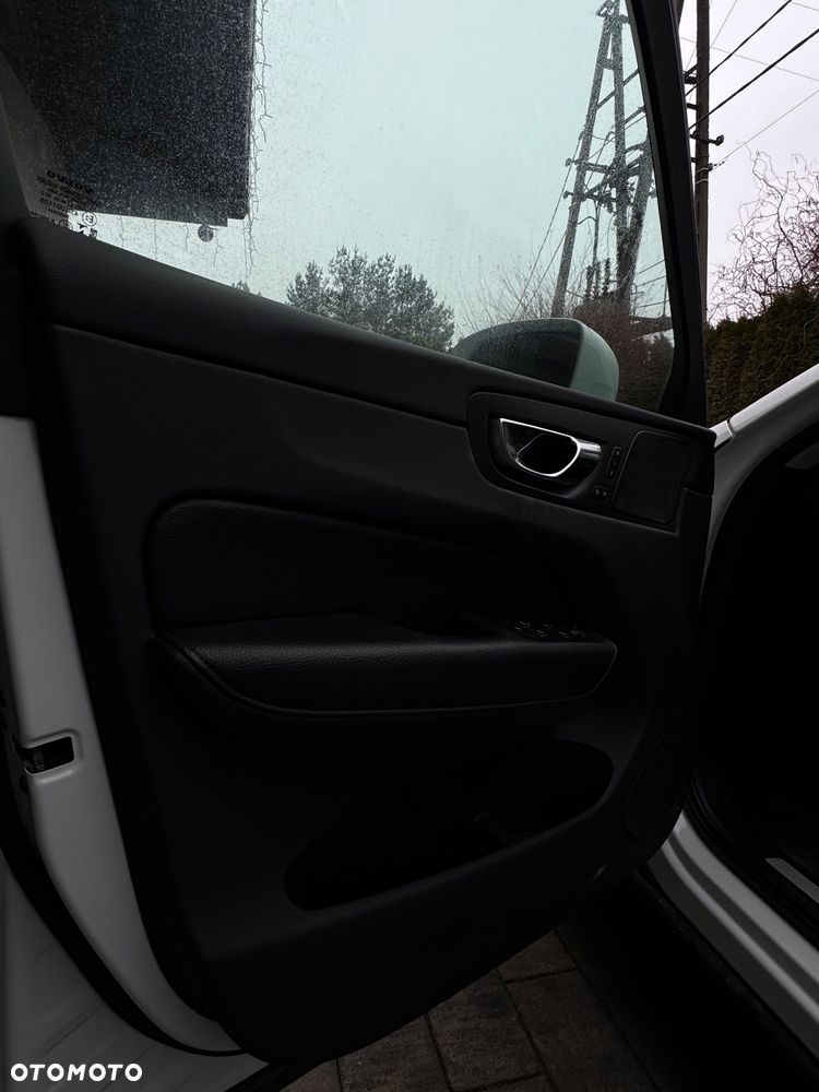 Volvo XC 60 B5 B AWD Inscription - 22