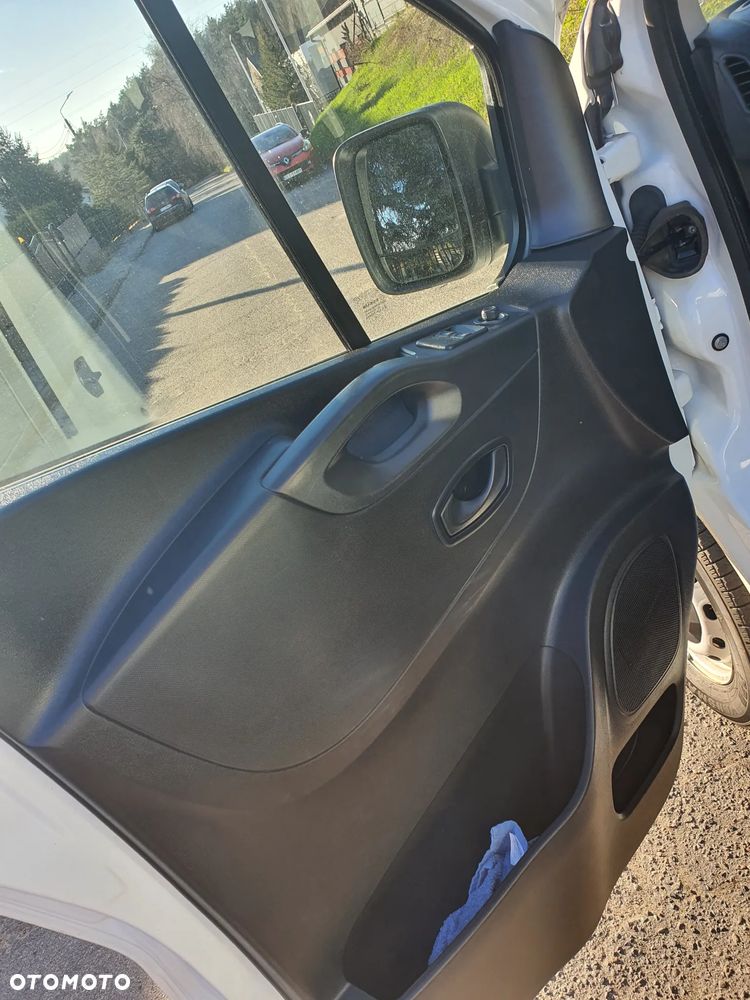 Renault Trafic - 14