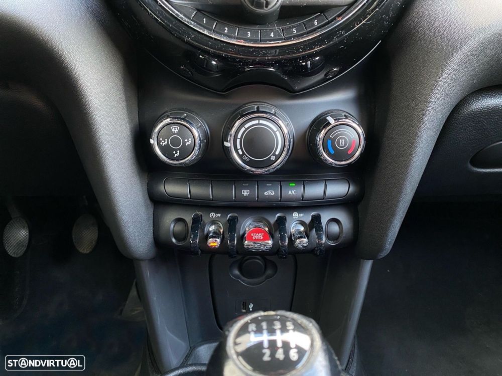 MINI 5 Portas Cooper D - 11