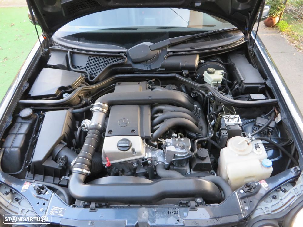 Mercedes-Benz E 250 TD Classic - 28