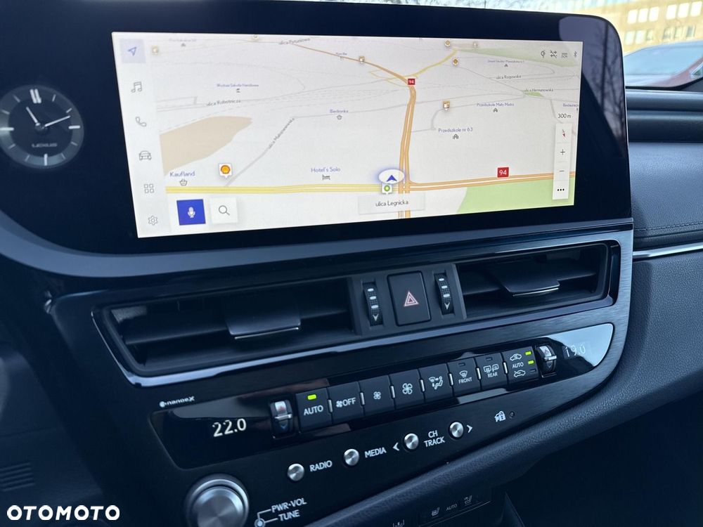 Lexus ES 300h Prestige - 22