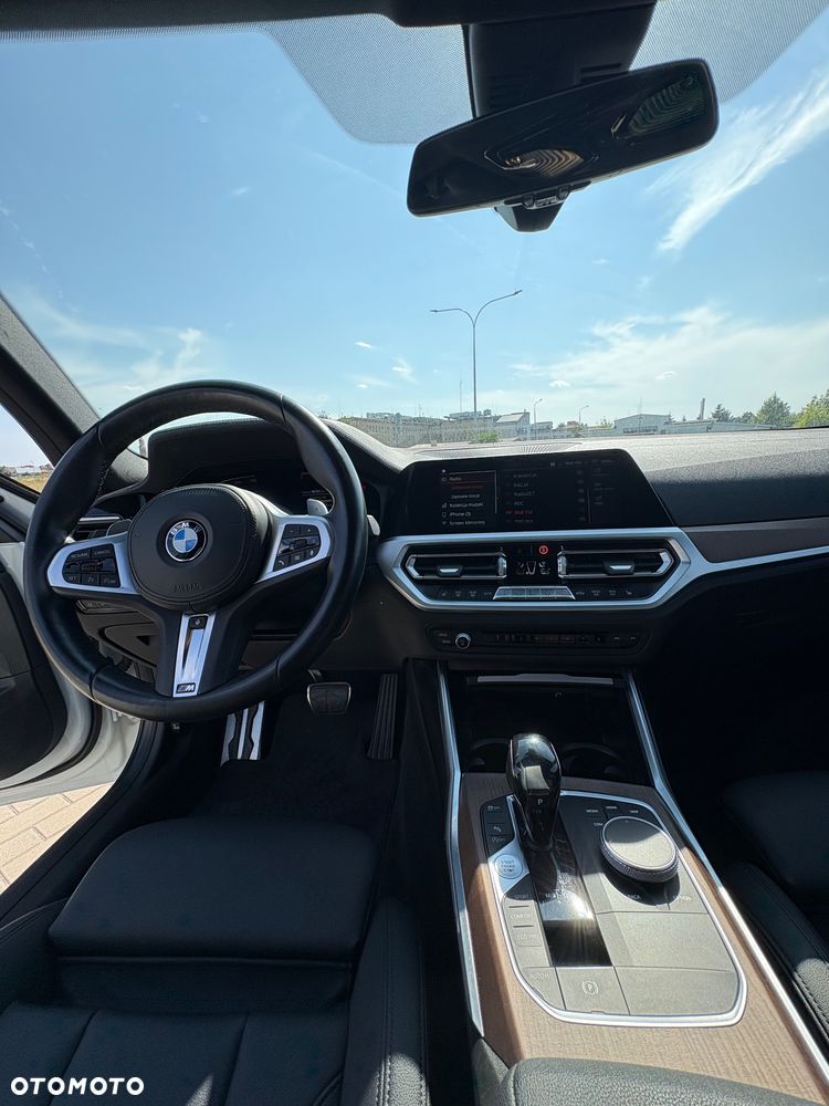 BMW Seria 3 330i M Sport - 10
