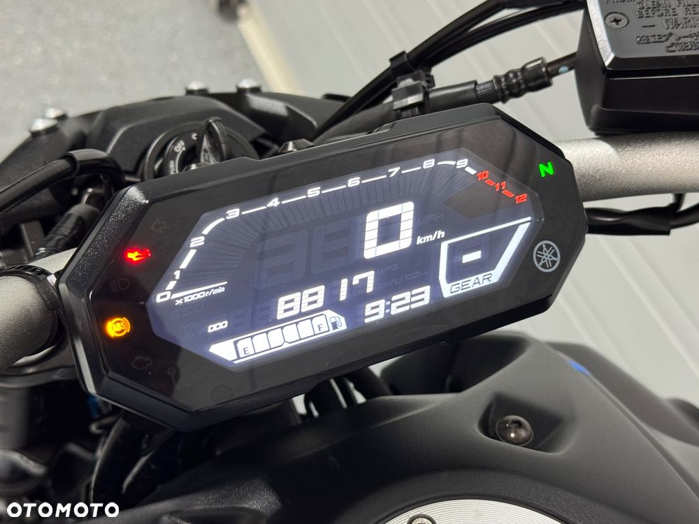 Yamaha MT - 30
