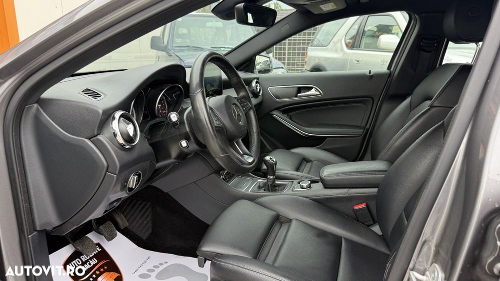 Mercedes-Benz GLA - 12