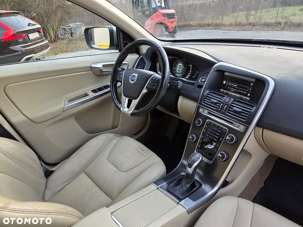 Volvo XC 60 T6 AWD Momentum - 10