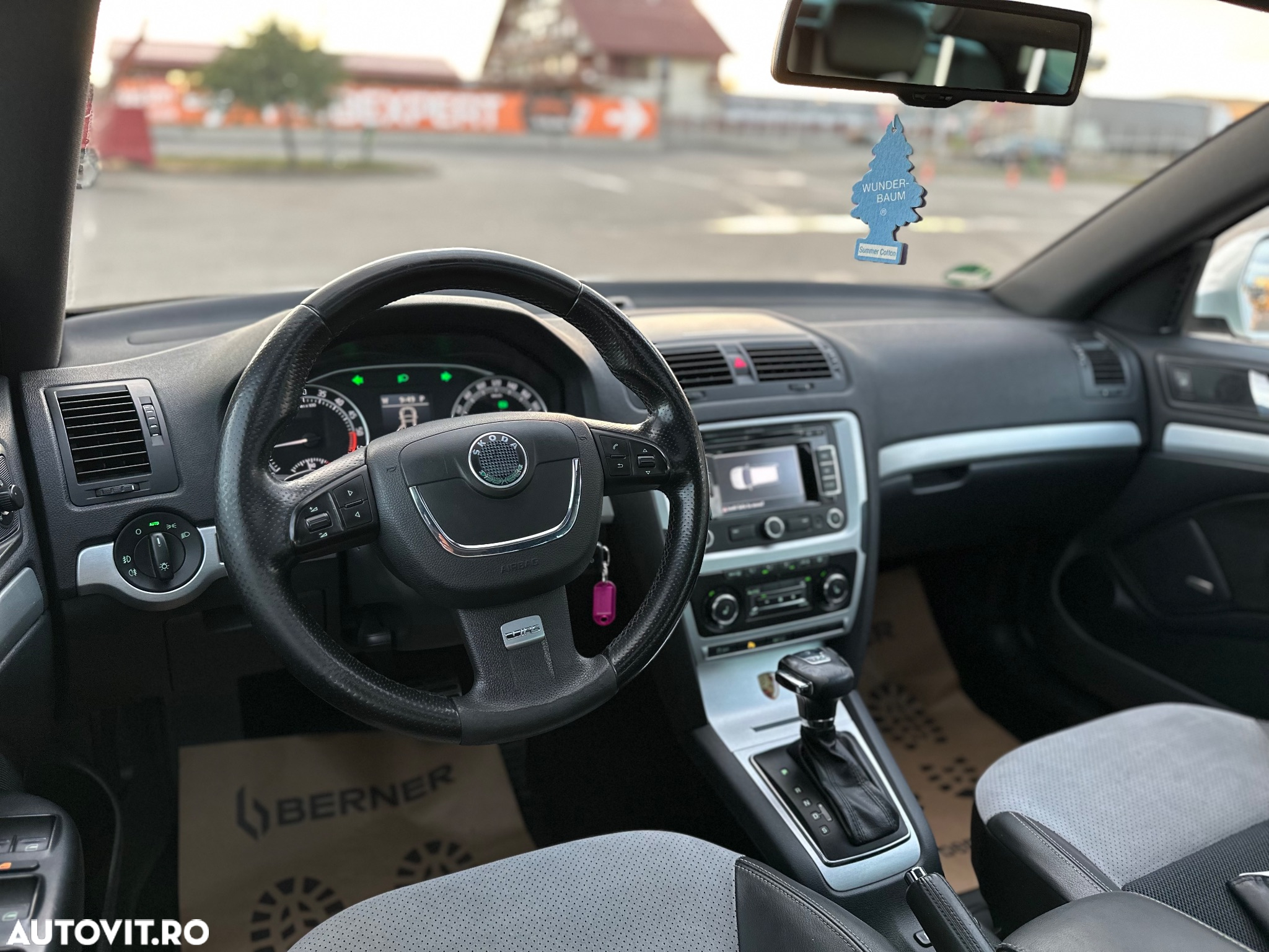 Skoda Octavia Combi 2.0 TDI DPF DSG RS - 13