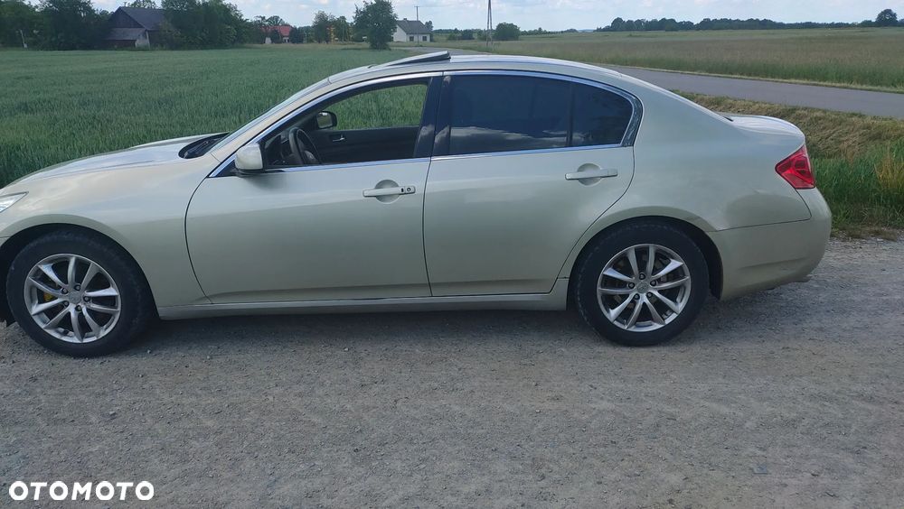 Infiniti G 3.5 AWD - 2