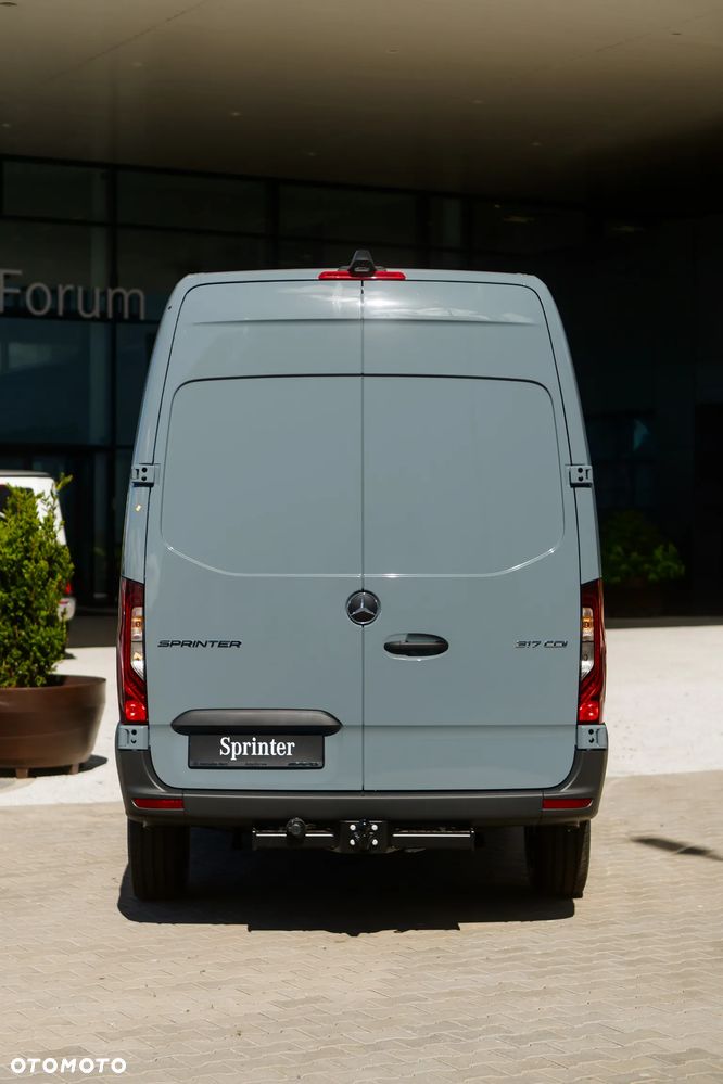 Mercedes-Benz Sprinter - 8