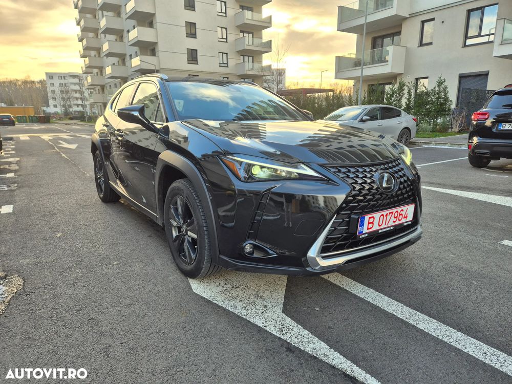 Lexus UX 250h Business Edition - 2