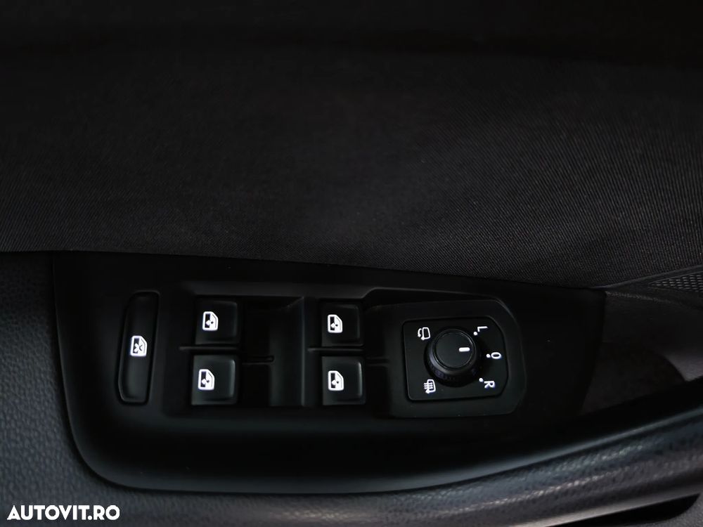 Volkswagen Passat 1.6 TDI SCR DSG Comfortline - 20