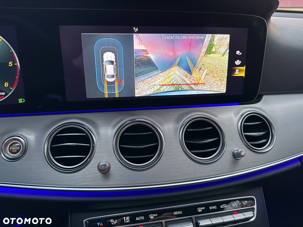 Mercedes-Benz Klasa E 220 d 4Matic 9G-TRONIC AMG Line - 25