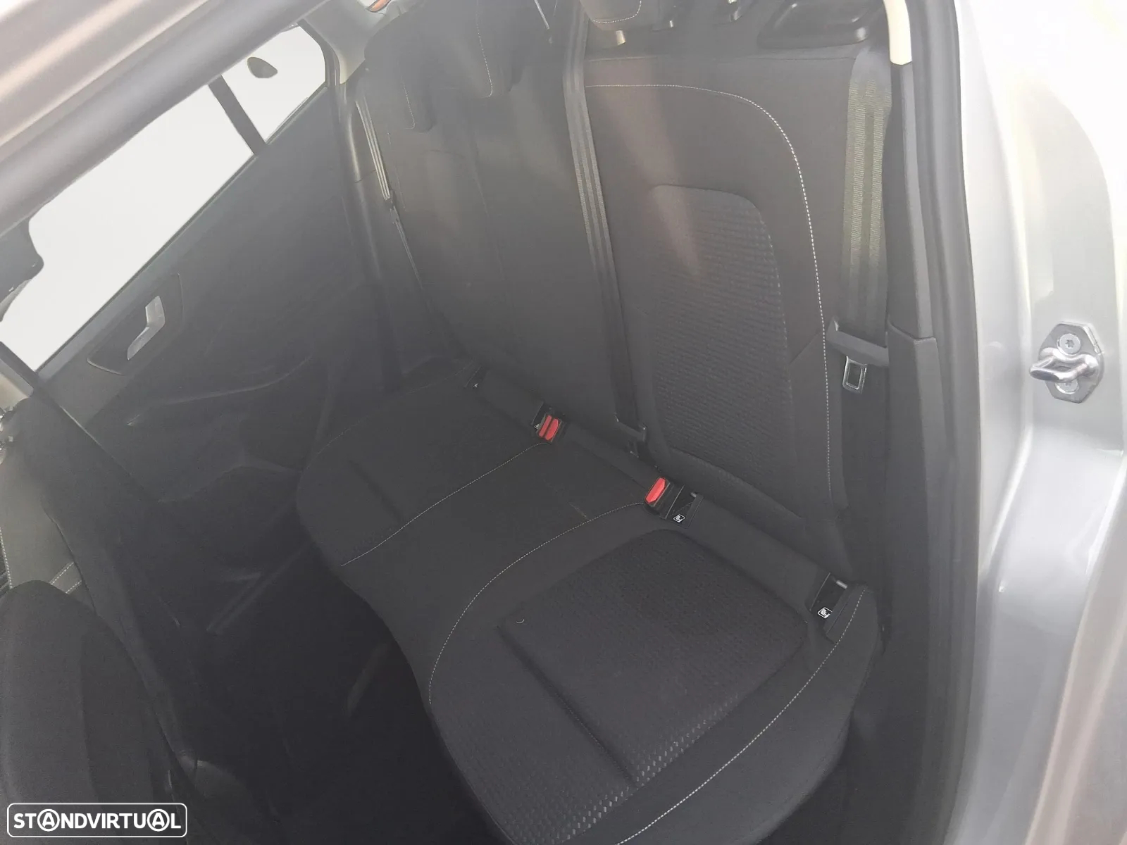 Ford Focus SW 1.5 TDCi EcoBlue ST-Line - 14