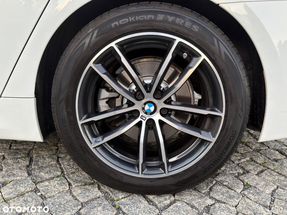 BMW Seria 5 520d xDrive MHEV M Sport sport - 17