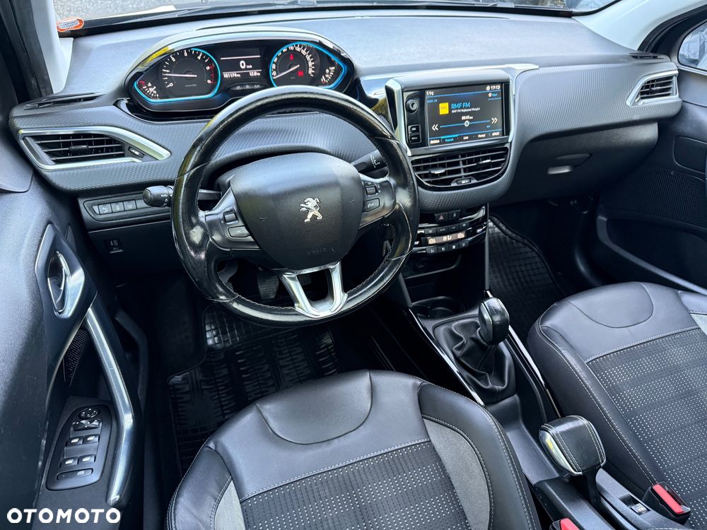 Peugeot 2008 BlueHDi 100 STOP & START Allure - 17