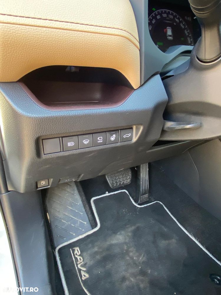Toyota RAV4 - 11