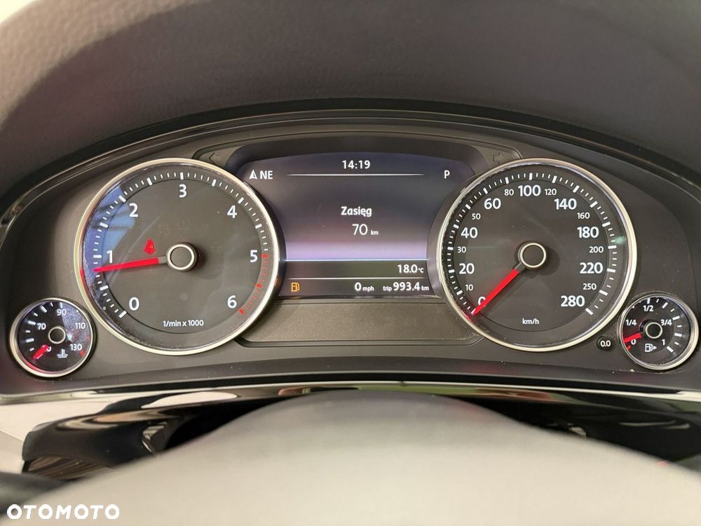 Volkswagen Touareg - 16