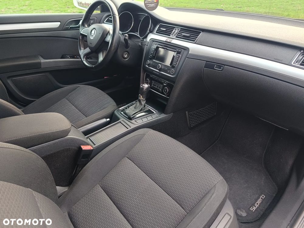 Skoda Superb 2.0 TDI Active DSG - 8