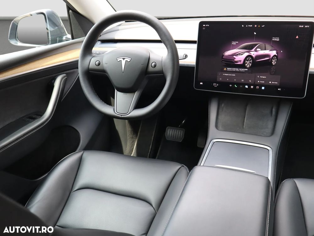 Tesla Model Y Long Range Dual Motor AWD - 18
