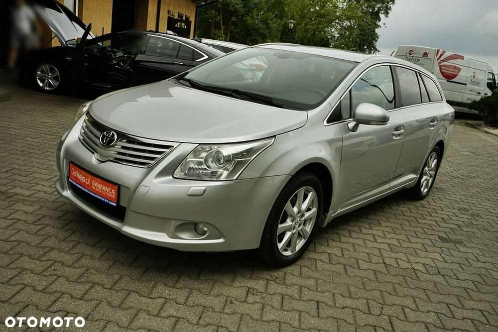 Toyota Avensis - 2