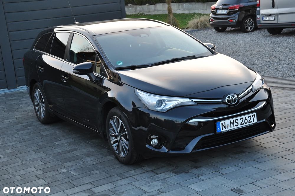 Toyota Avensis Touring Sports 1.8 Edition-S - 10