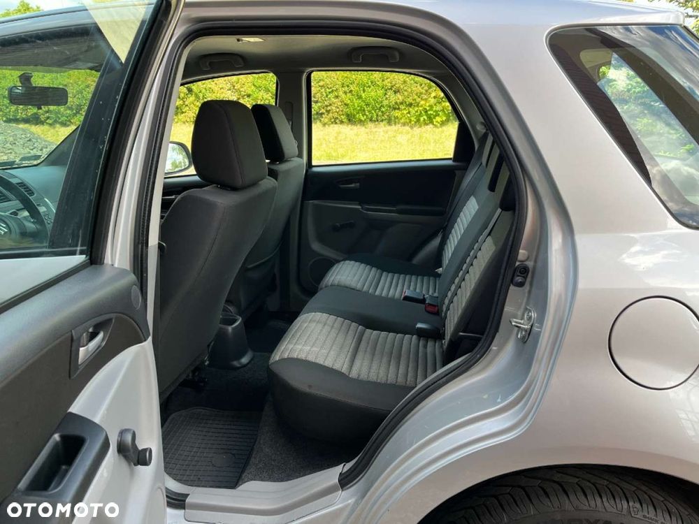Suzuki SX4 1.5 Comfort - 17